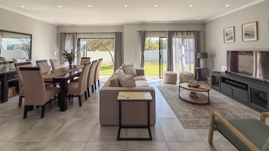 3 Bedroom Property for Sale in Everglades Estate North West